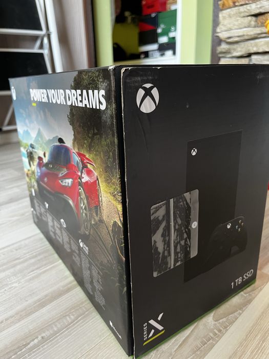 Xbox Series X 1TB Пълен комплект с джойстик и още