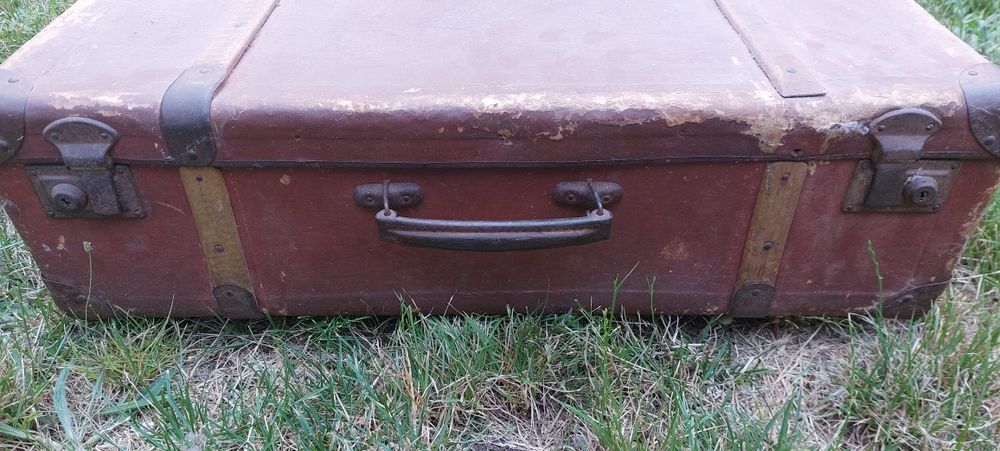 Старинна кутия за бижута и куфар