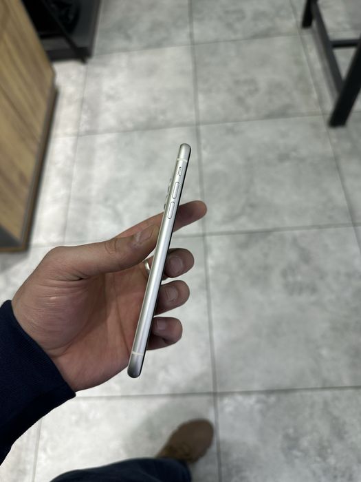iphone 11  karopkasi bor yomkst 92