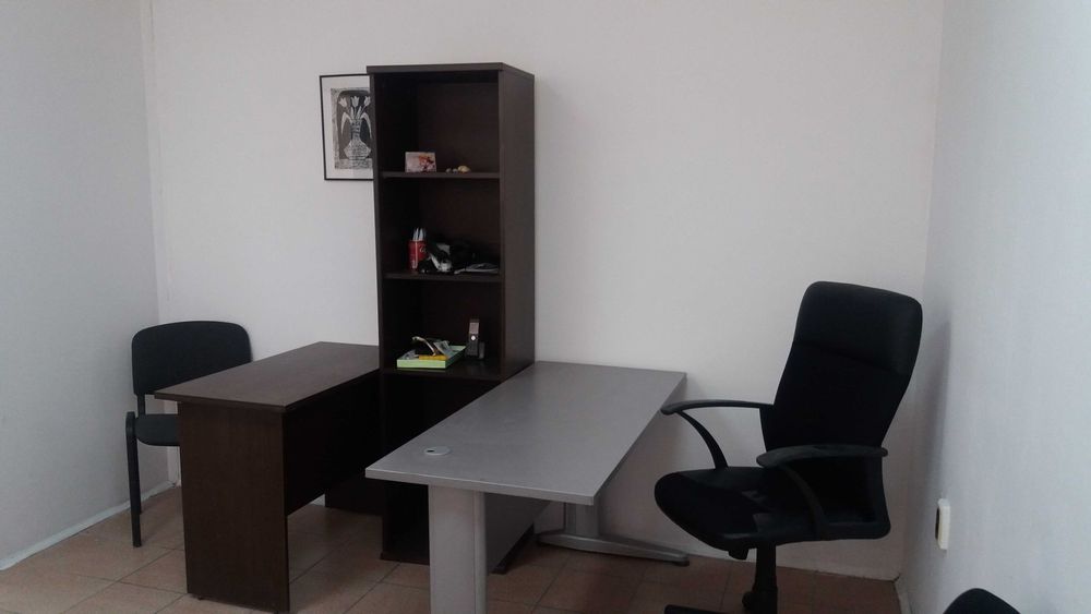 Отдава се напълно обзаведен офис на „Петте кьошета“