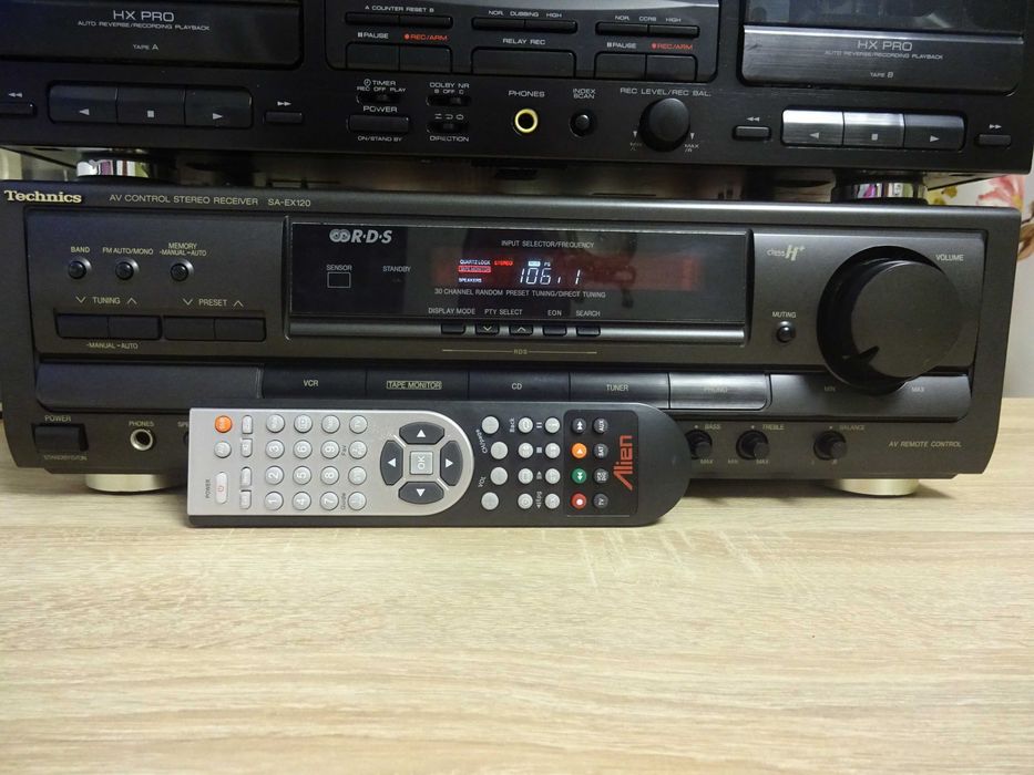 Amplificator Technics SA-EX120, putere 2x80W