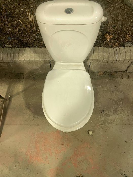 Унитаз в хорошем состоянии