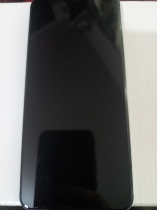 Vând un telfon bun folosit foarte puțin nui  are defect