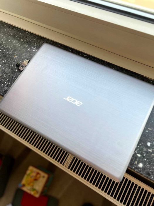 Продавам лаптоп Acer Swift 3