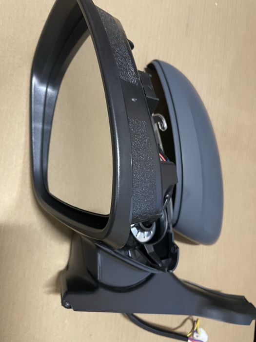 Огледало ляво пежо 2008 peugeot 2017г