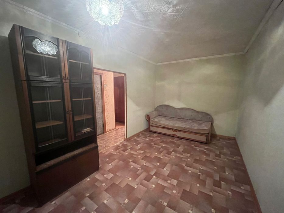 Продам квартиру в бывшем общежитии в центре города