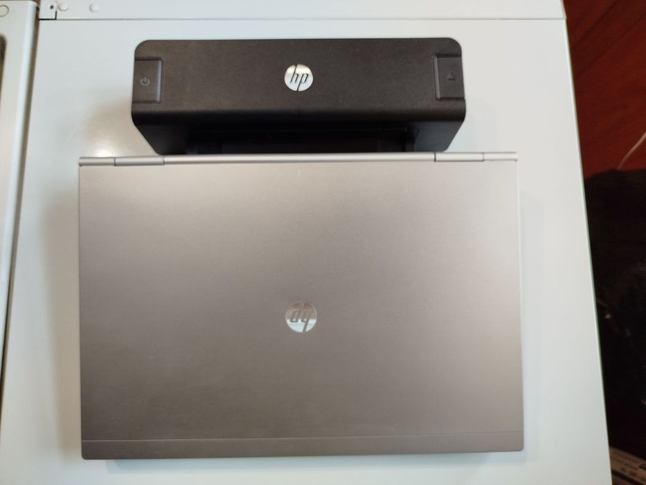 HP EliteBook 8460p с чанта, докинг станция и мишка