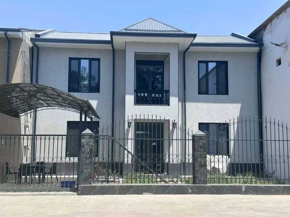 Сдаётся Евродом возле 4 роддома, можно под офис / id888 /