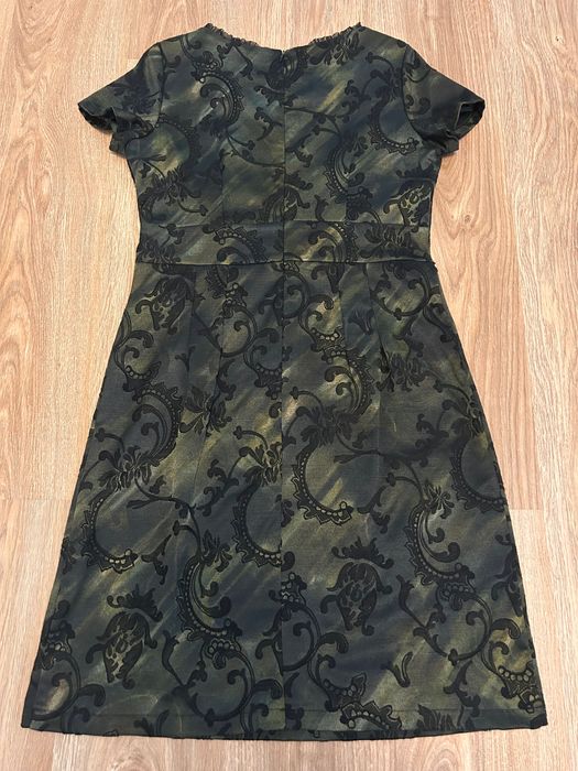 Дамска рокля с къс ръкав