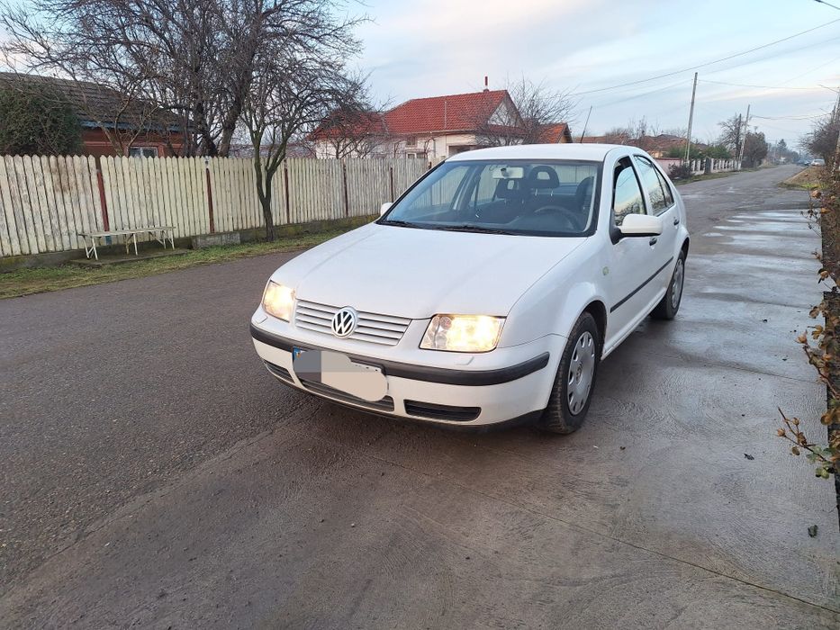 Volkswagen bora 1.6    -4000