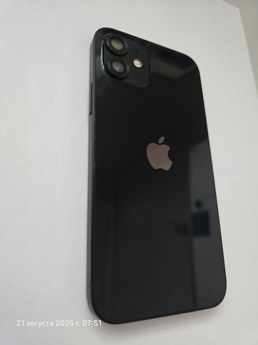IPhone 12 в отличном состоянии