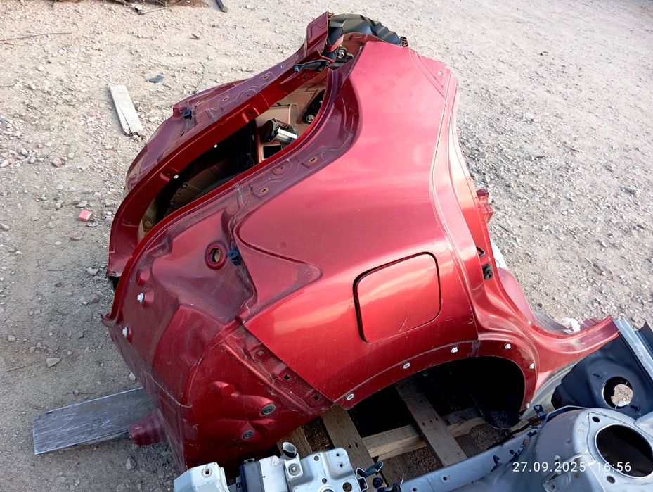 Заднее крыло Nissan Juke
