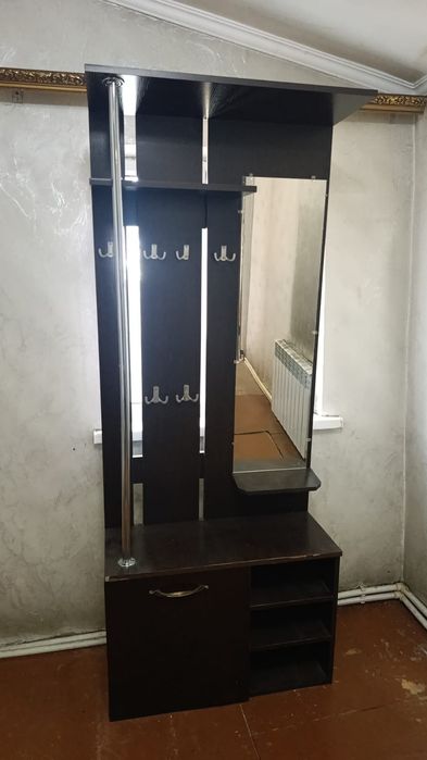 Продам две прихожки