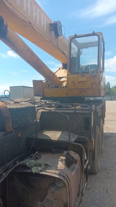 Продавм автокран галичанин 25 тонн