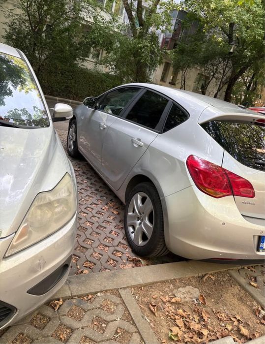 OPEL Astra 2011 — imagine 19