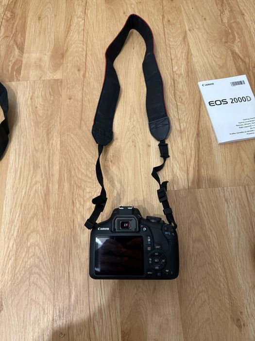Canon EOS2000D професионален фотоапарат