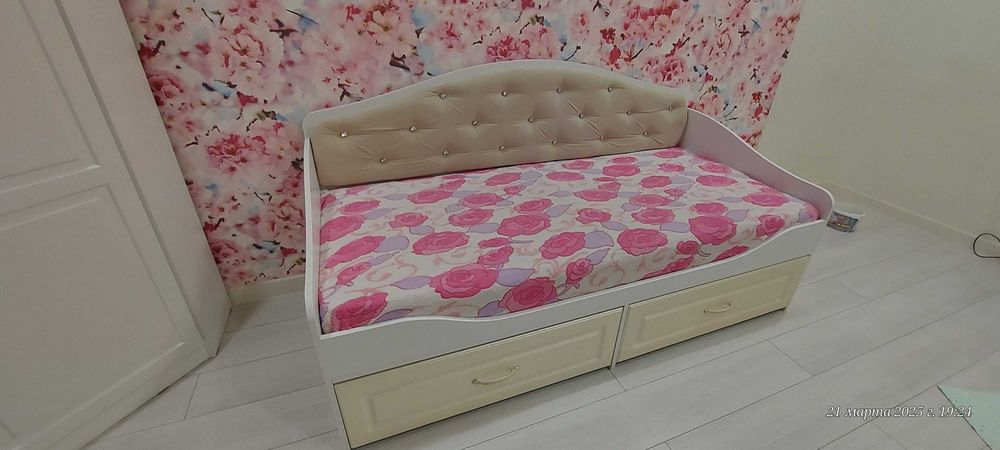 Кровать подростковая.