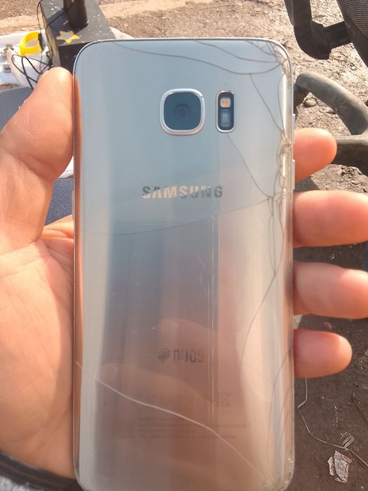 Срочно продам смартфон самсунг