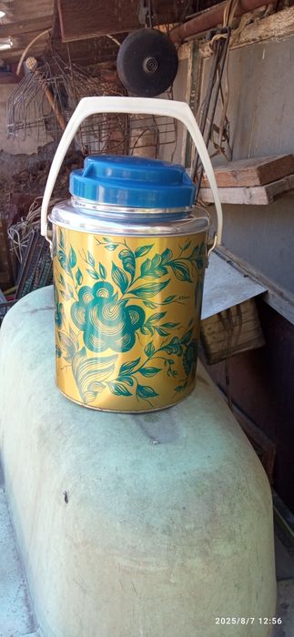 Продам термос для супа емкостьтри литра