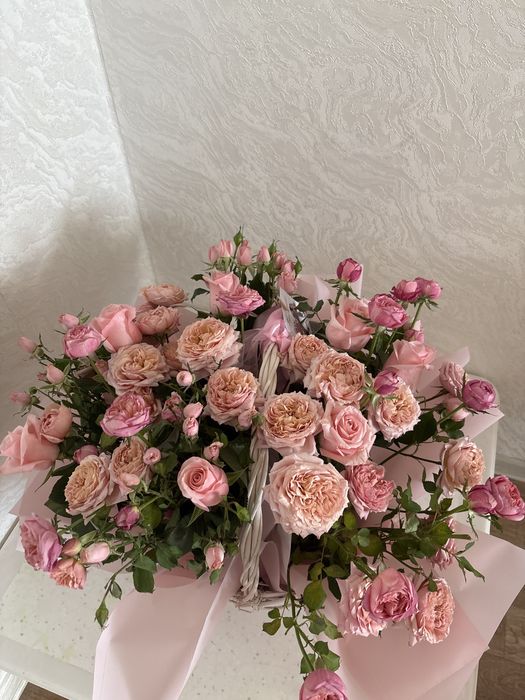 Цветы в корзине 18000тг