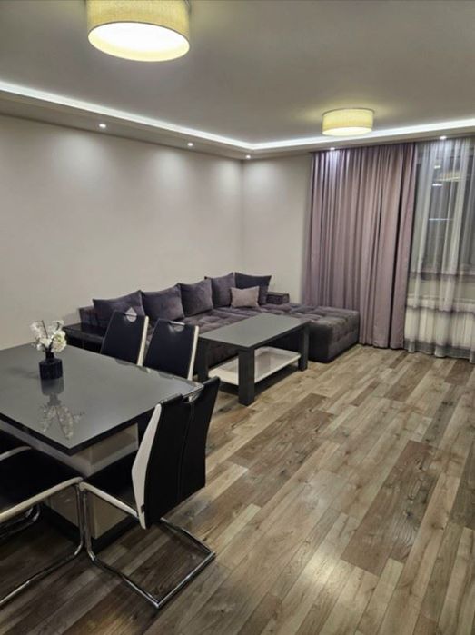 Дава се под наем Двустаен апартамент в София, Витоша - 74 кв.м за 746.64 € - Снимка #1