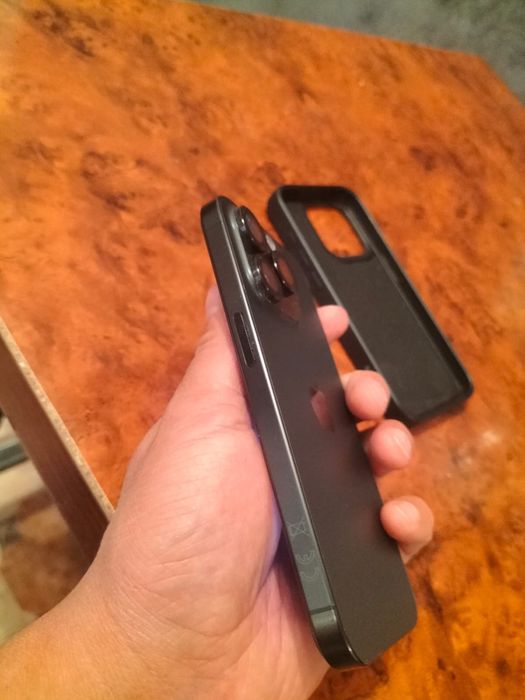 Продам Iphone 15 pro 256 гб