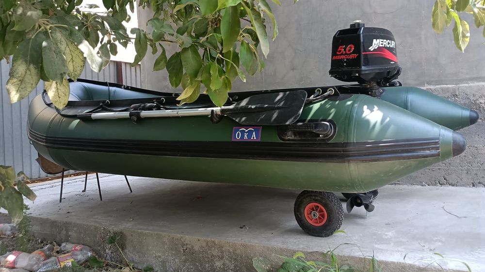 Продам лодку с мотором