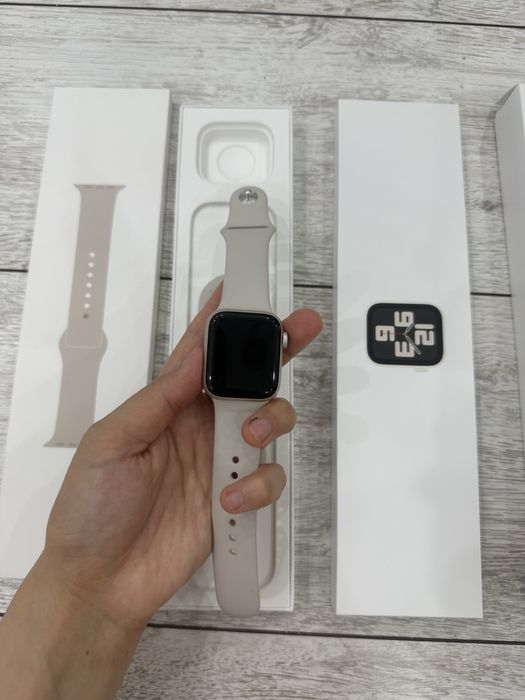 Смарт-часы Apple Watch SE (2 поколение) 40mm