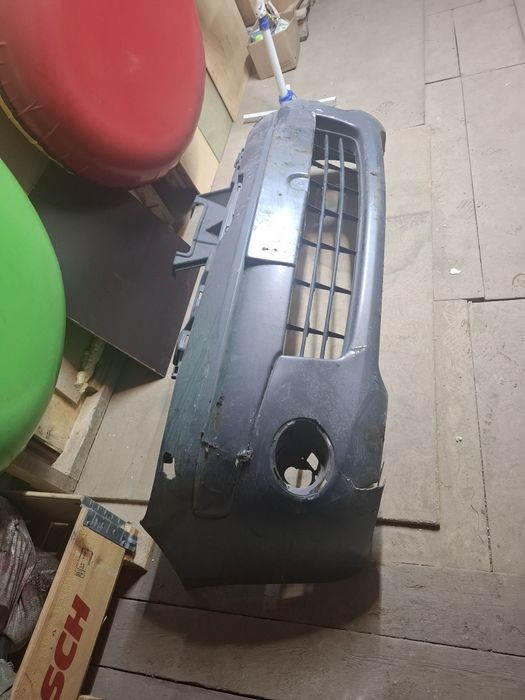 Продам передний бампер Nissan Note
