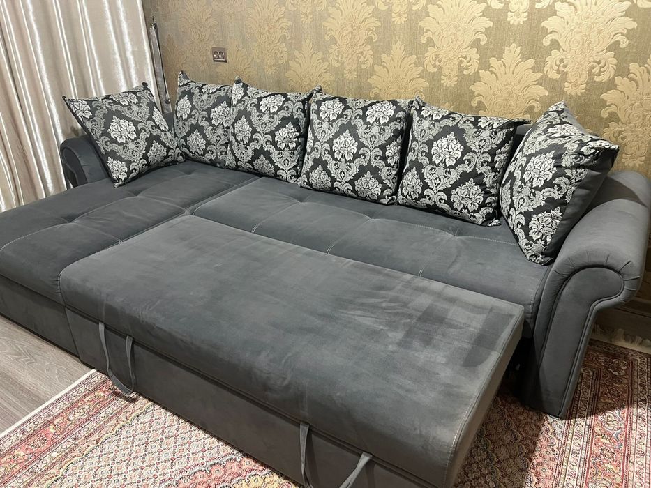 Продаются кресло с диваном