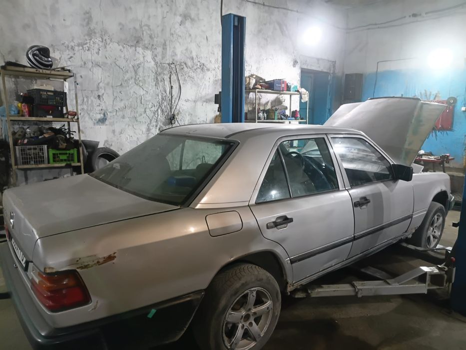 Продаю Мерседес E230