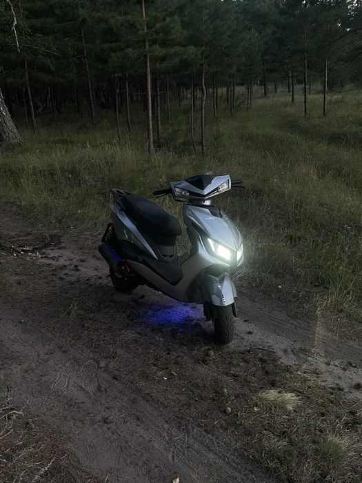 Продам скутер M8