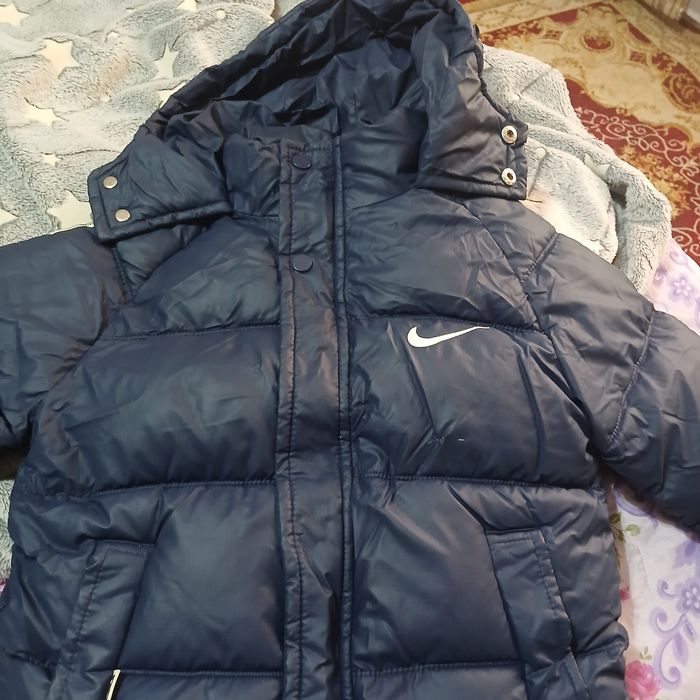 Продам  куртку купили мала