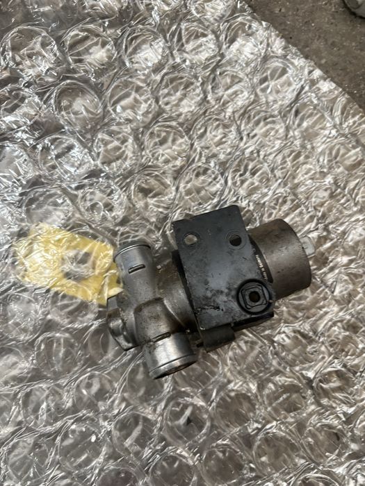 Bmw e46 2.8i 193кс Регулеращ клапан на свободен ход,захранване с възду