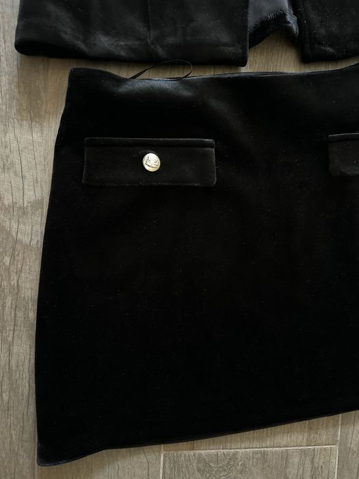 Нов комплект велурен Zara 50€ целия размер L но е умамен