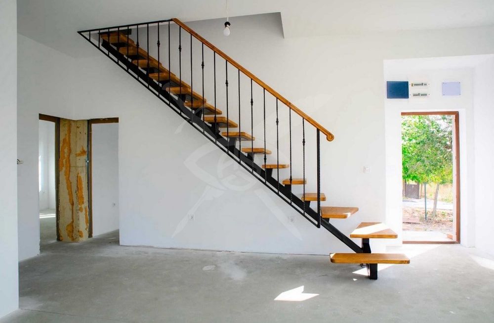 Продава се Къща в с. Здравец, Област Варна - 190 кв.м за 1211 €/кв.м - Снимка #5