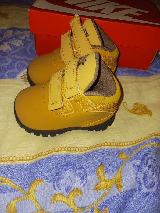 Продавам  запазени  Детски Обувки  на ниски цени