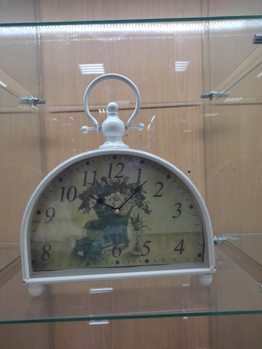 Продам  сувениры вазы, ключницы, часы