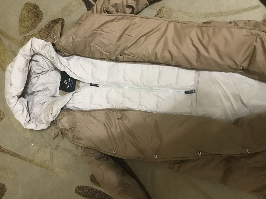 Продам женские пуховики