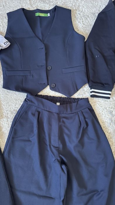 Одежда примерно на 140 ростовку