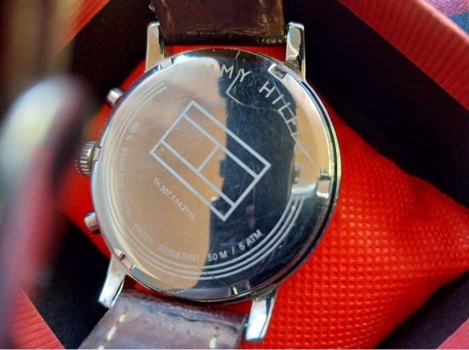 Ceas Tommy Hilfiger.