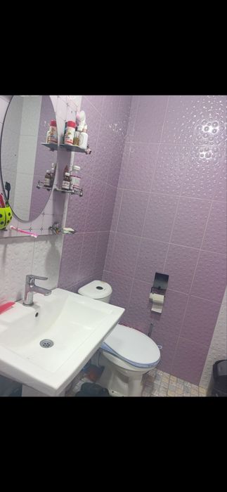Чинор ресторанни яқинида 2 хоналик срочно сотилади, студия кўринишда.