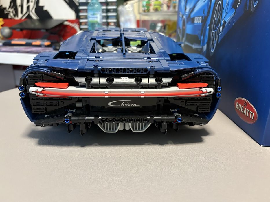 Продавам Lego Bugatti Chiron 42083