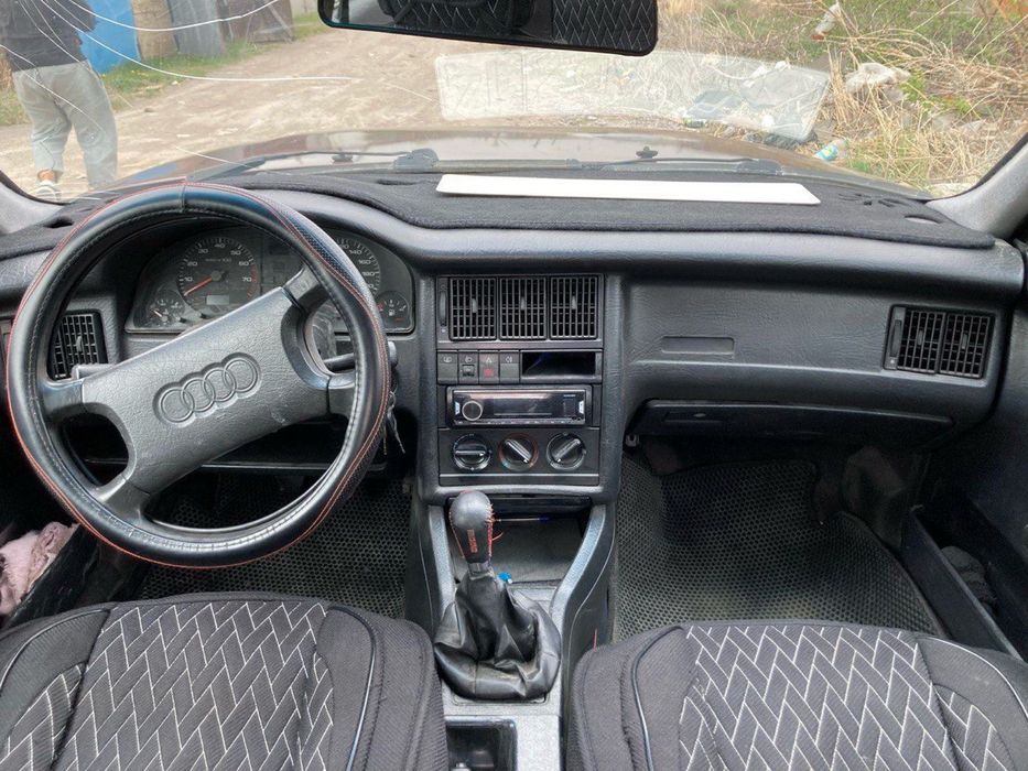 Продам ауди б4  обьем 2 год 1991