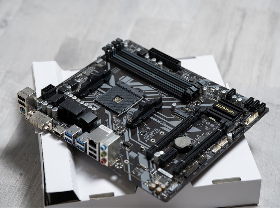 Placa de baza Gigabyte B450M DS3H