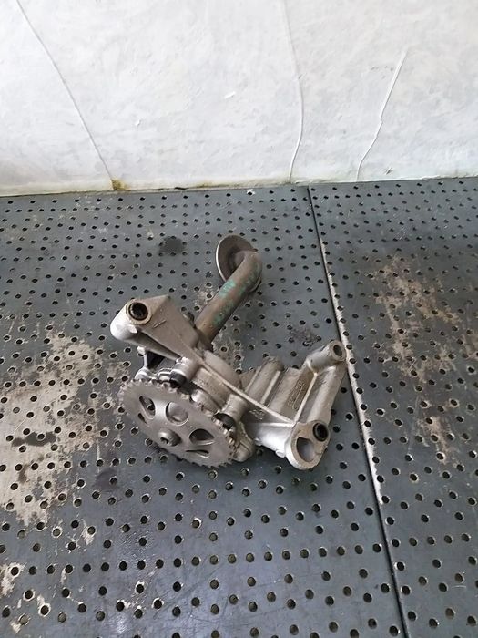 Pompa ulei 1.9 tdi vw sharan 06a115105b