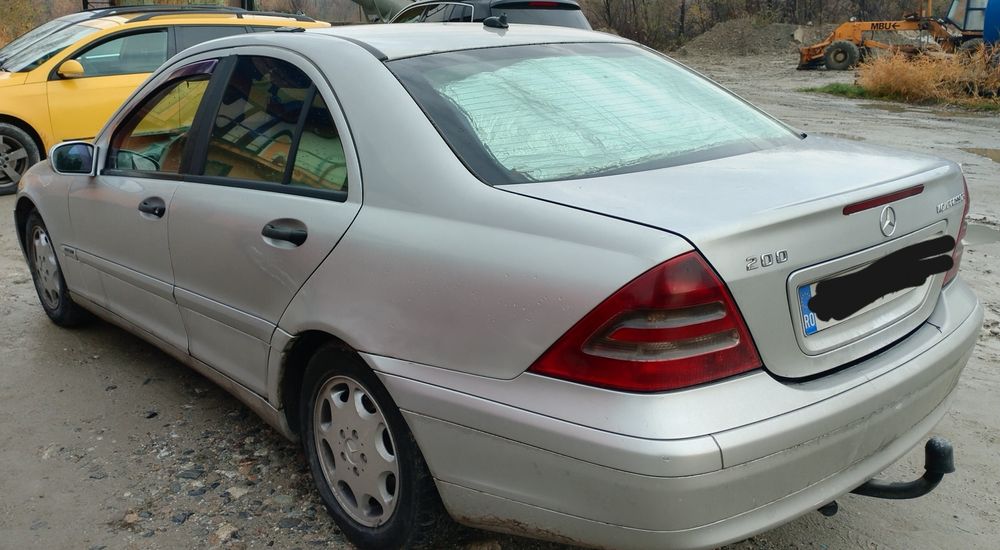 Carlig haion turbo injector capota bara usa utie motor mercedes c200 A