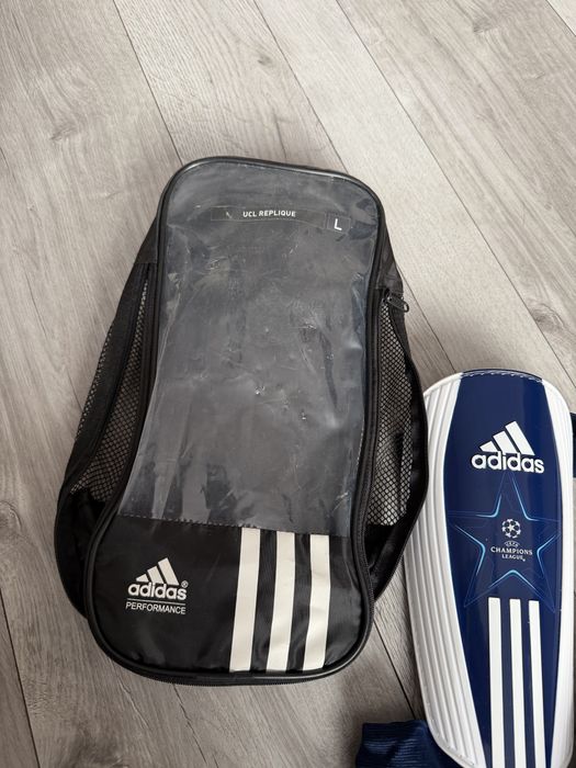Футболни кори Adidas