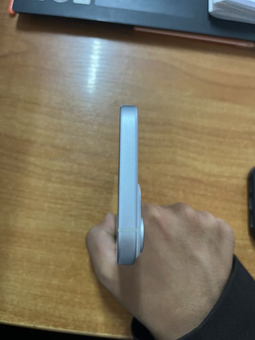 Продам Iphone 15 128gb