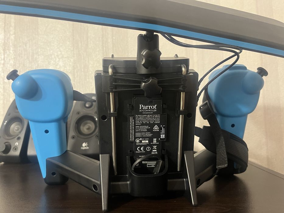 Джойстик за управление на дрон.